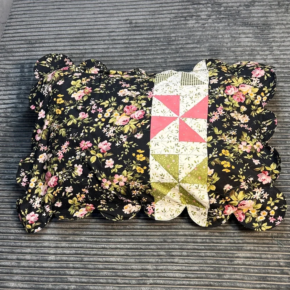 Handmade Floral Scalloped Pillowcase  with Patchwork set of 2
